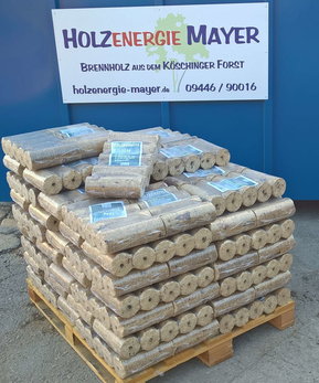 Hartholzbriketts bei Holzenergie Mayer